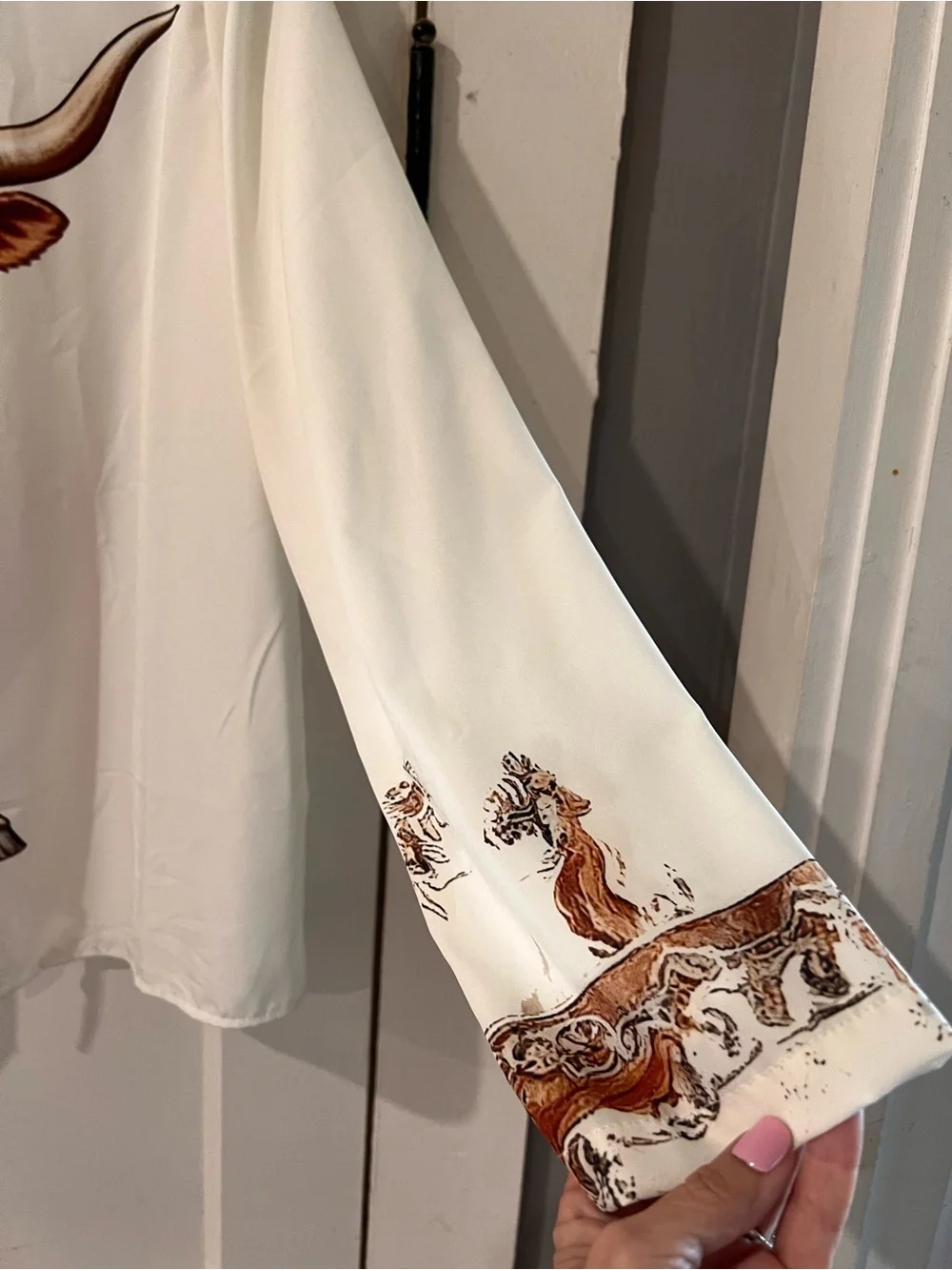 Unbranded Cream Longhorn Graphic Button-Up Shirt